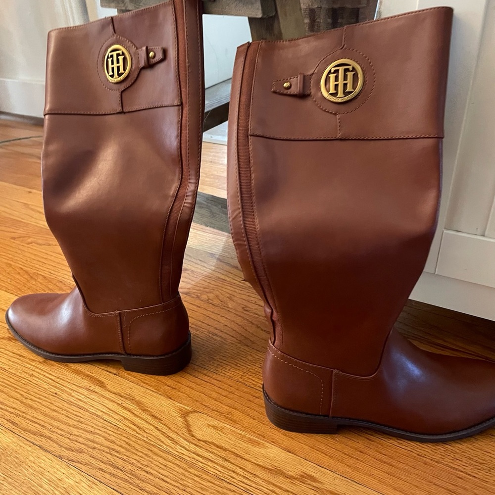 Tommy Hilfiger brown boots